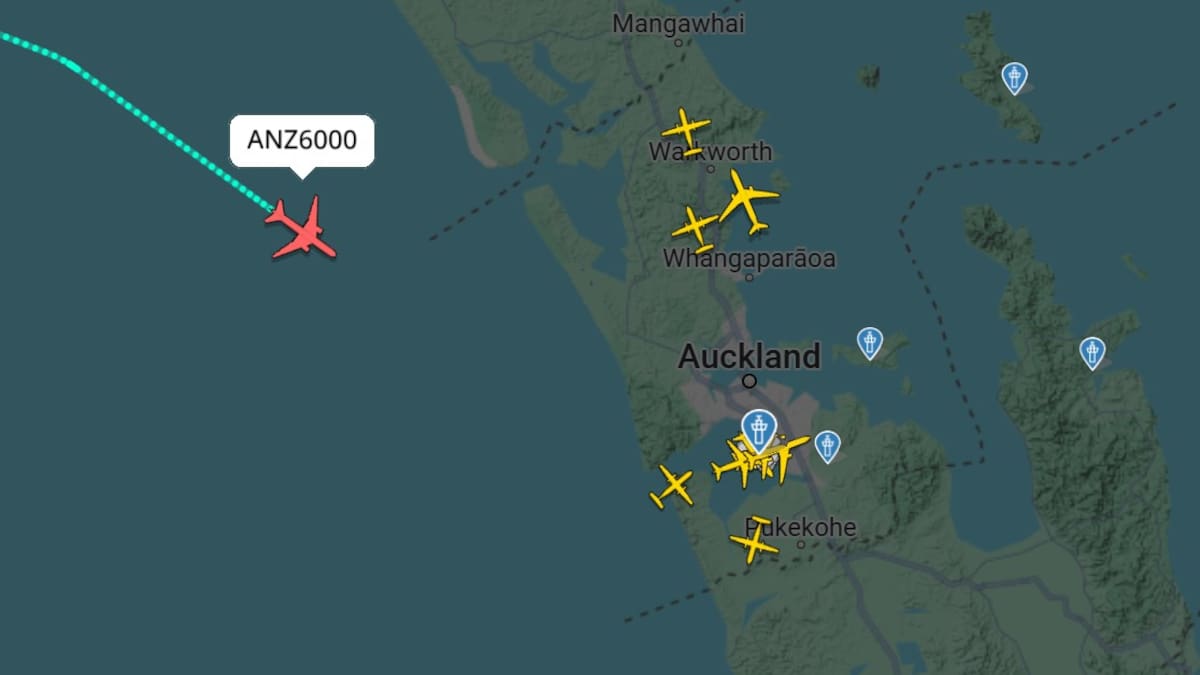 Air NZ Flight: Hole In Fuselage At 9000 Feet