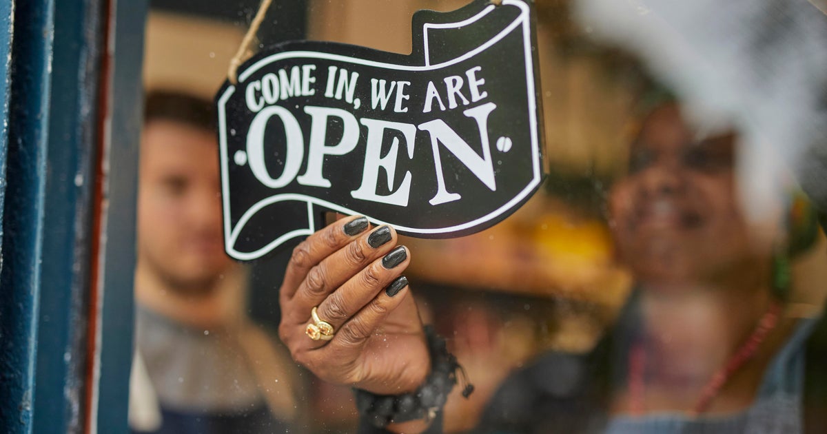 Memorial Day Store Hours: What's Open & Closed?